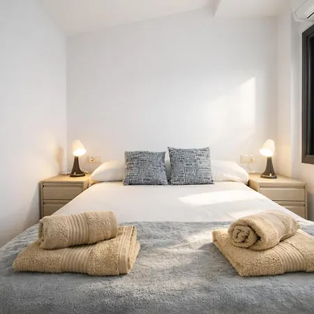 Center R2 Apartment