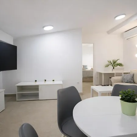 Apartment Center R2